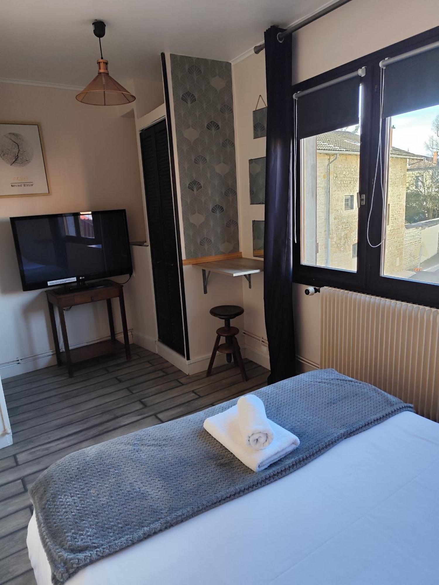 De La Place Hotel Loyettes